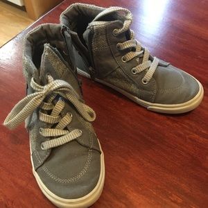 Old Navy boys casual shoes; excellent condition